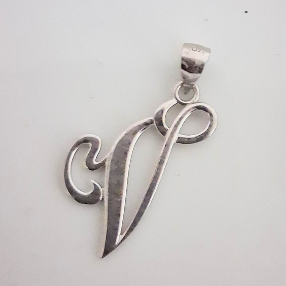 925 STERLING SILVER INITIAL V PENDANT - Picture 2 of 4